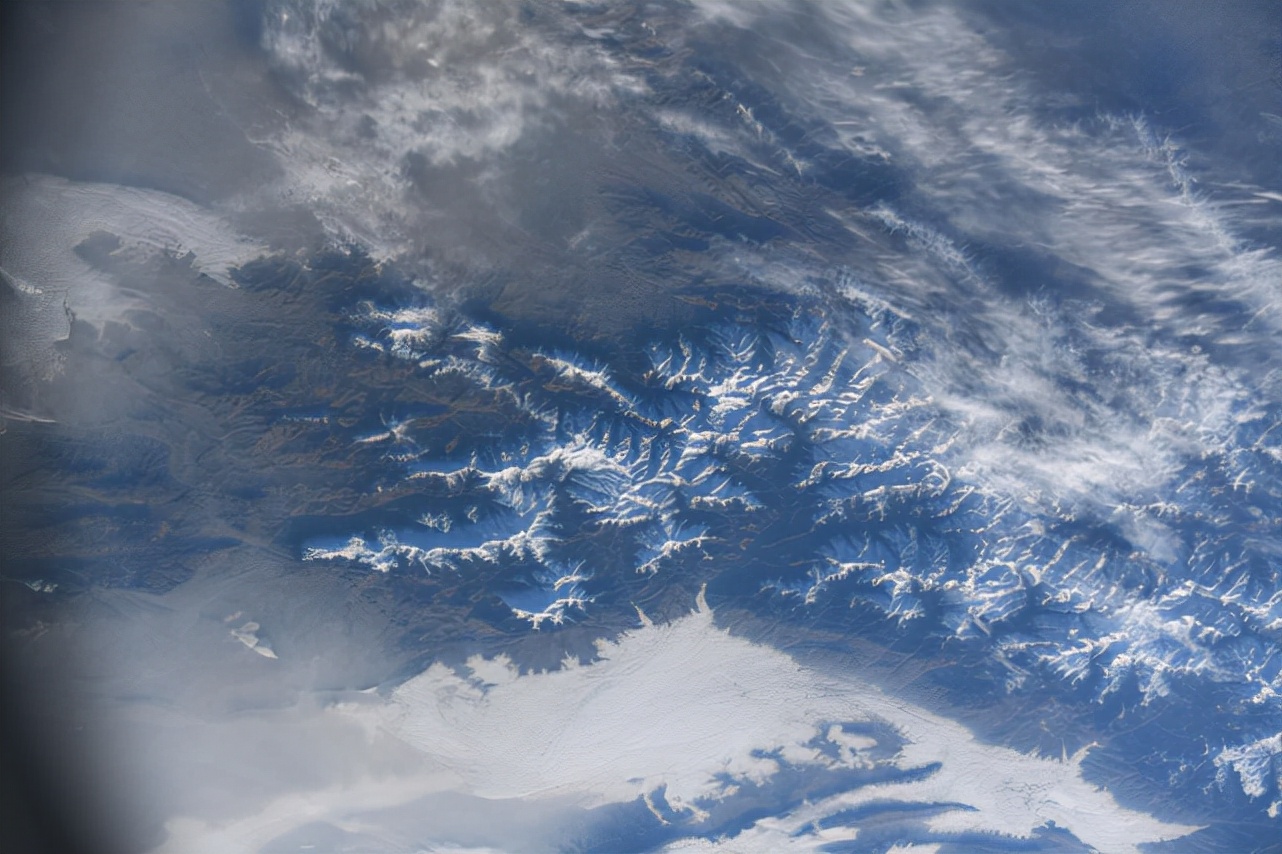 王亚平18日在天和核心舱拍的照片，是我国的哪个地方？
