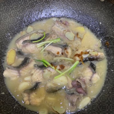 #巨下饭的家常菜#期待已久的姜葱蒜子白汁焖海鳗