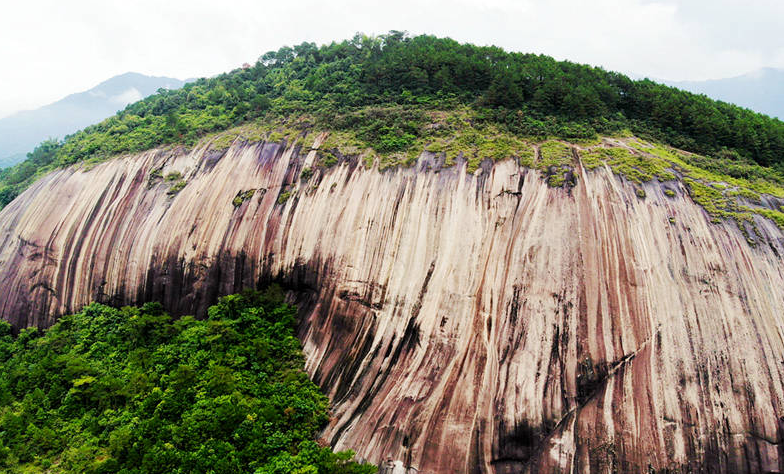广东有块“神秘的”巨石，周长达4100米，距今已有上亿年历史
