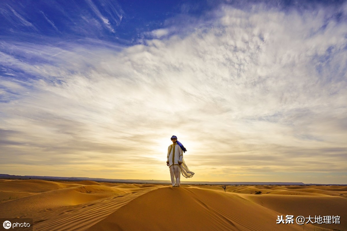 世界上最大的沙漠是哪个沙漠(世界最大沙漠：撒哈拉，不是死亡之海！)