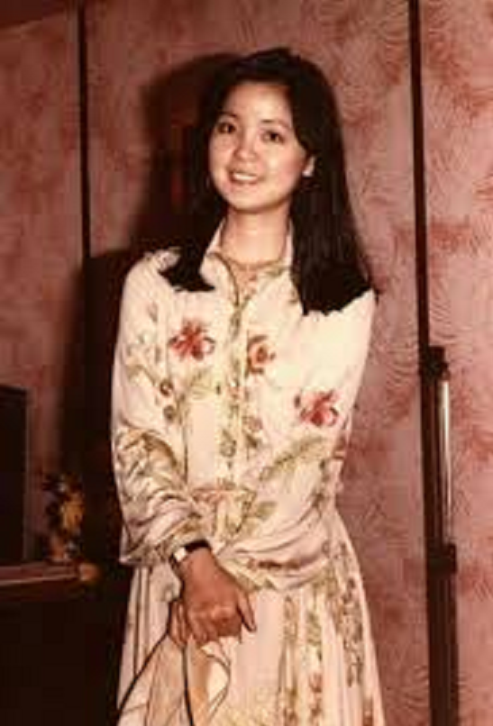 邓丽君是哪年死的(26年前，邓丽君在泰国去世，与她订婚的男友保罗，如今怎样了？)