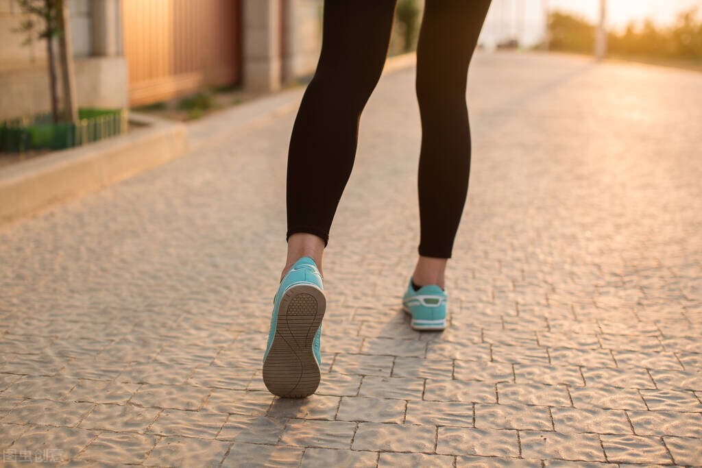 跑步减肥的正确方法（怎么跑步燃脂效果最好？坚持这几个原则，让你更快瘦下来）