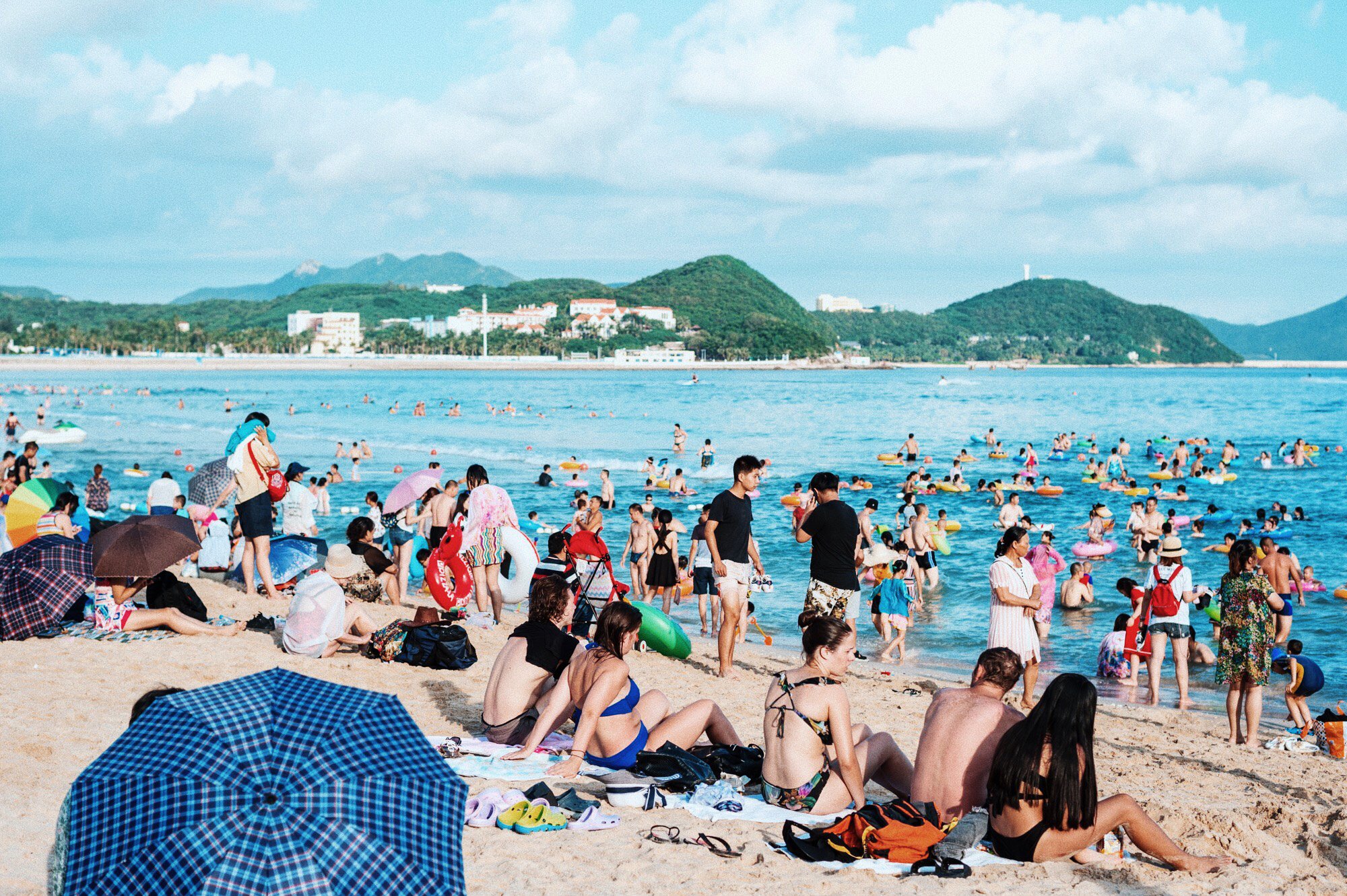 海南旅游，为什么大家都喜欢去三亚？而少有人去海南省会海口
