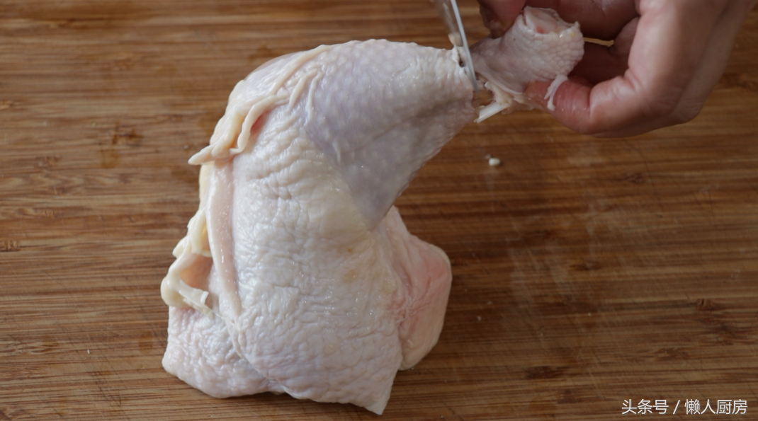如何做麻油鸡（手把手教你用大鸡腿做麻油鸡，咸鲜美味，特别好吃）