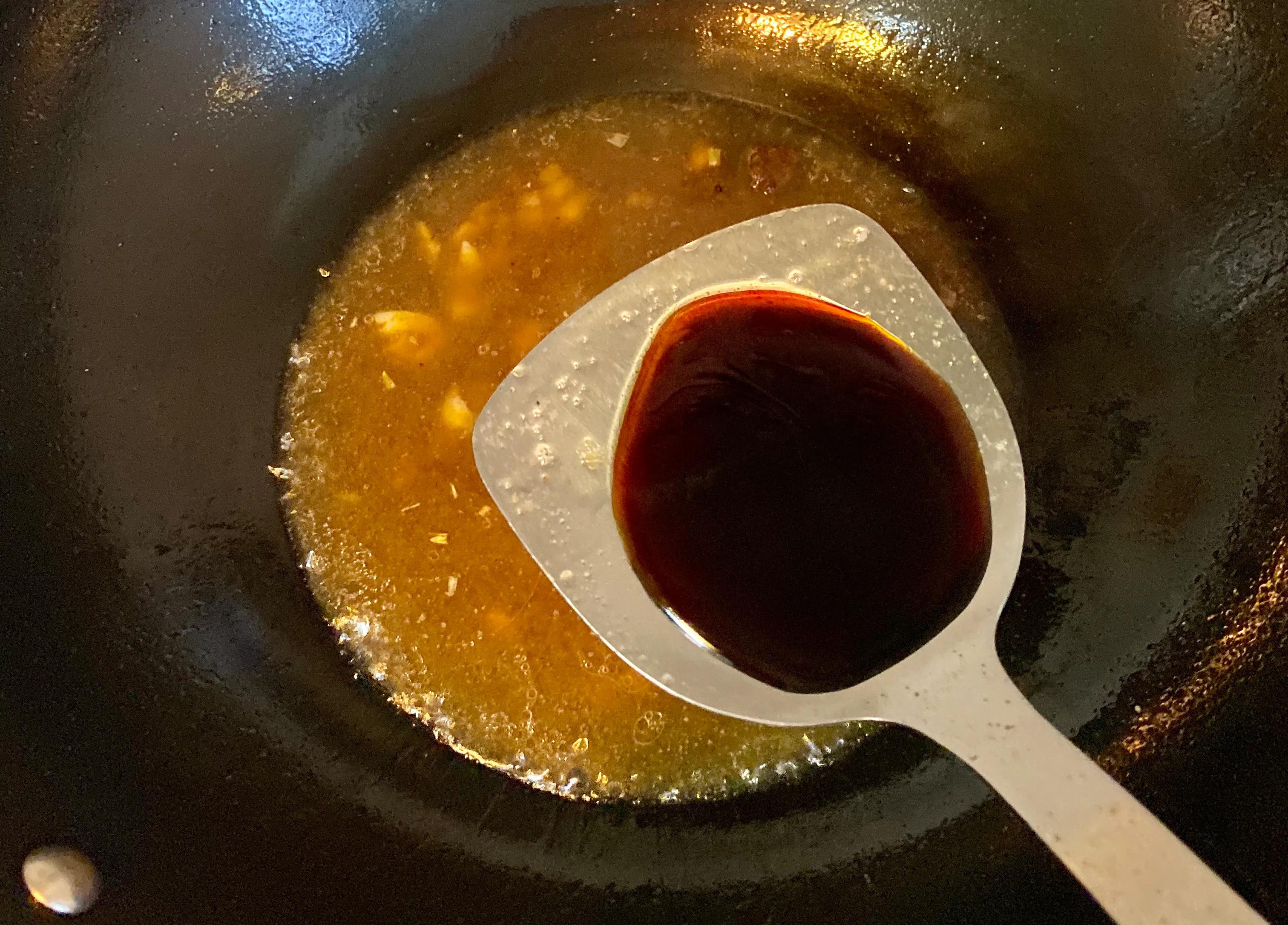 酱茄子的家常做法简单（家常酱香茄子的健康做法，不过油，不盐腌，做法简单快速，鲜香又入味）