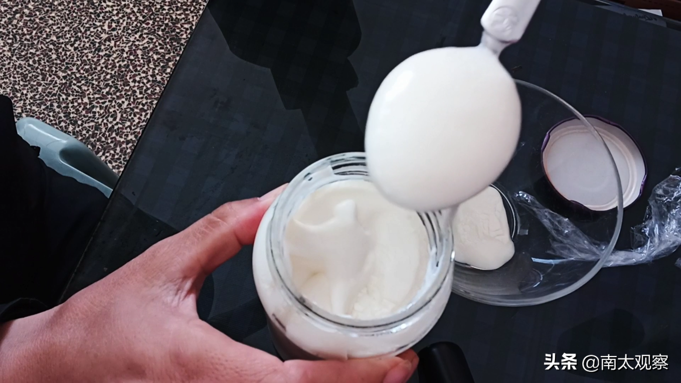 酸奶机做酸奶的方法教程（自制酸奶—酸奶机版方法教程，教科书式操作程序，轻松搞惦零失败）