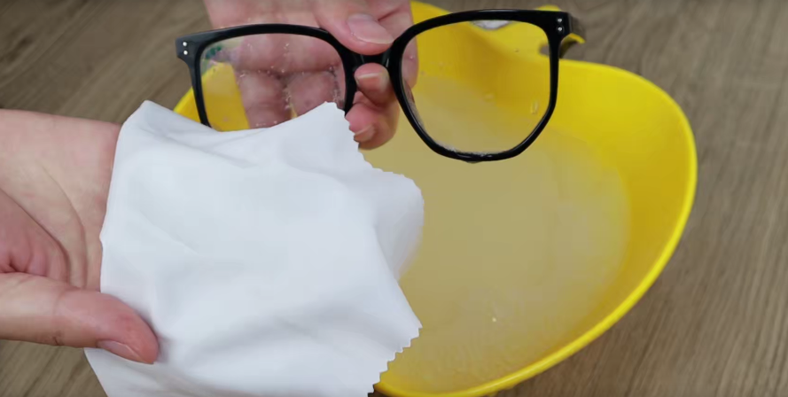 眼镜防雾小妙招，方法简单，能解决很多人困扰的问题