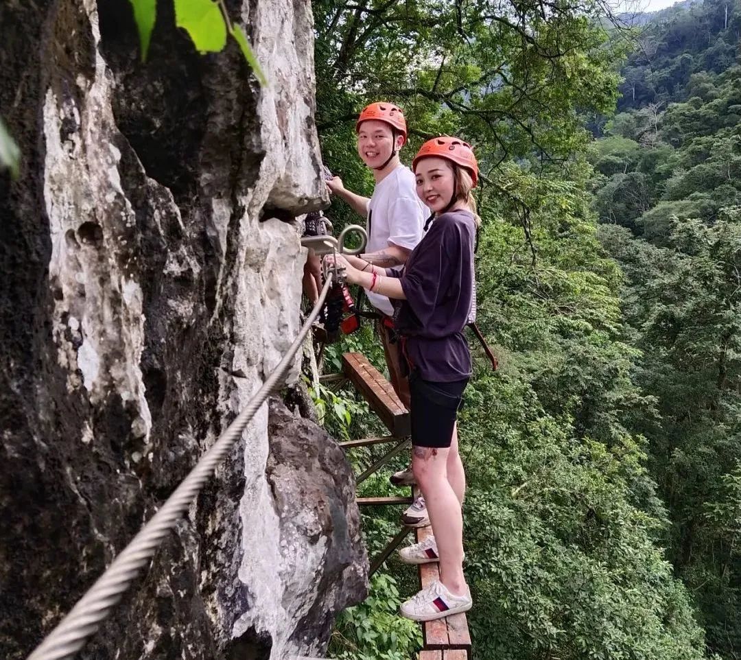 这是中国唯一的雨林飞拉达攀岩，非专业人士也可以挑战