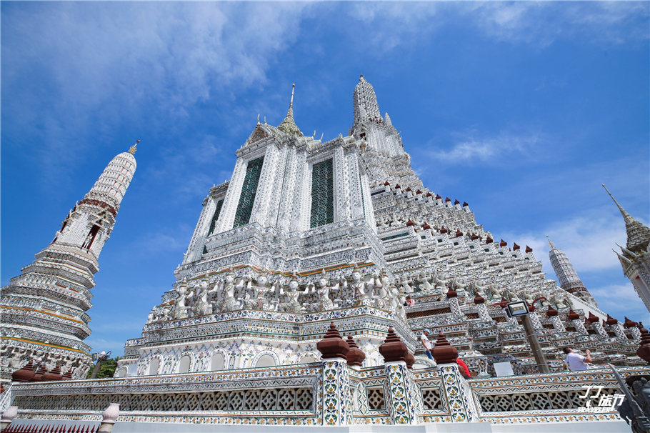 曼谷郑王庙无疑是曼谷最美的寺庙