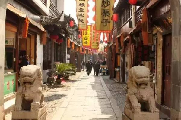 中国最美十大古镇，最全旅游攻略。