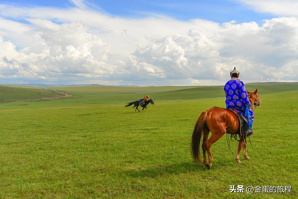 内蒙古呼伦贝尔大草原之上，额尔古纳河蜿蜒流淌，纯美的自然净土