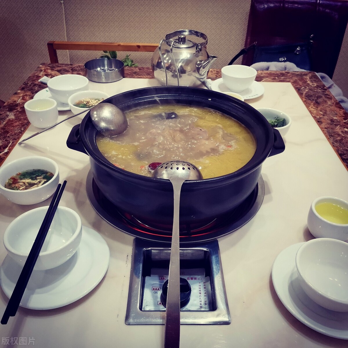 山城重庆的美食攻略：和当地人一起吃吃喝喝