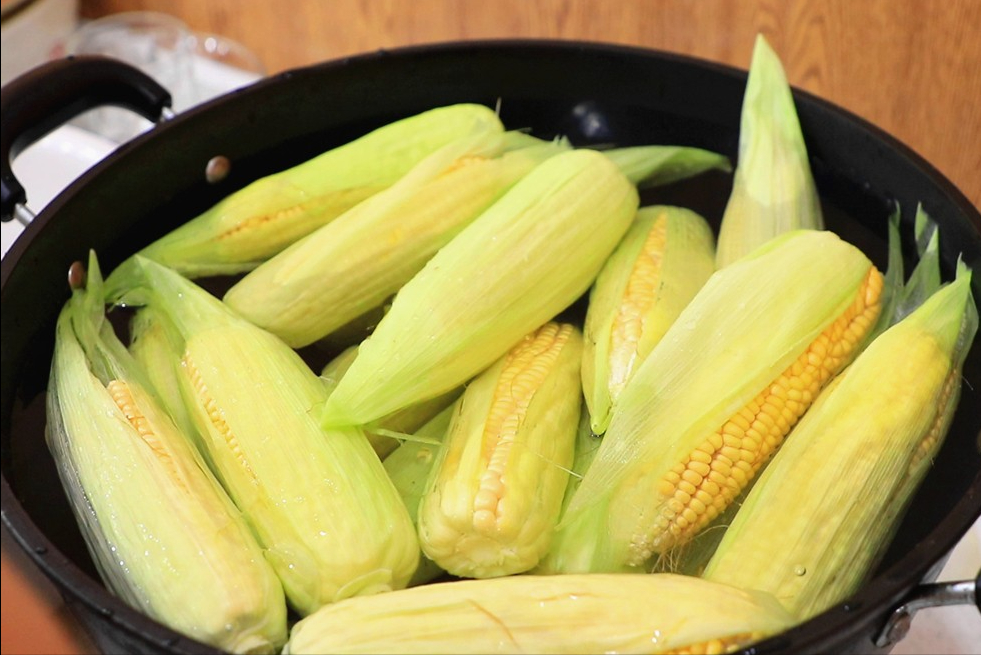 玉米怎么保存？做对3步，放上一年都不坏，冬天也能吃到鲜玉米