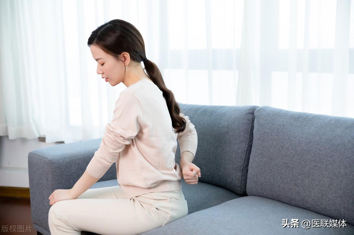 女性腰痛什么原因 ？大多与这5个原因有关