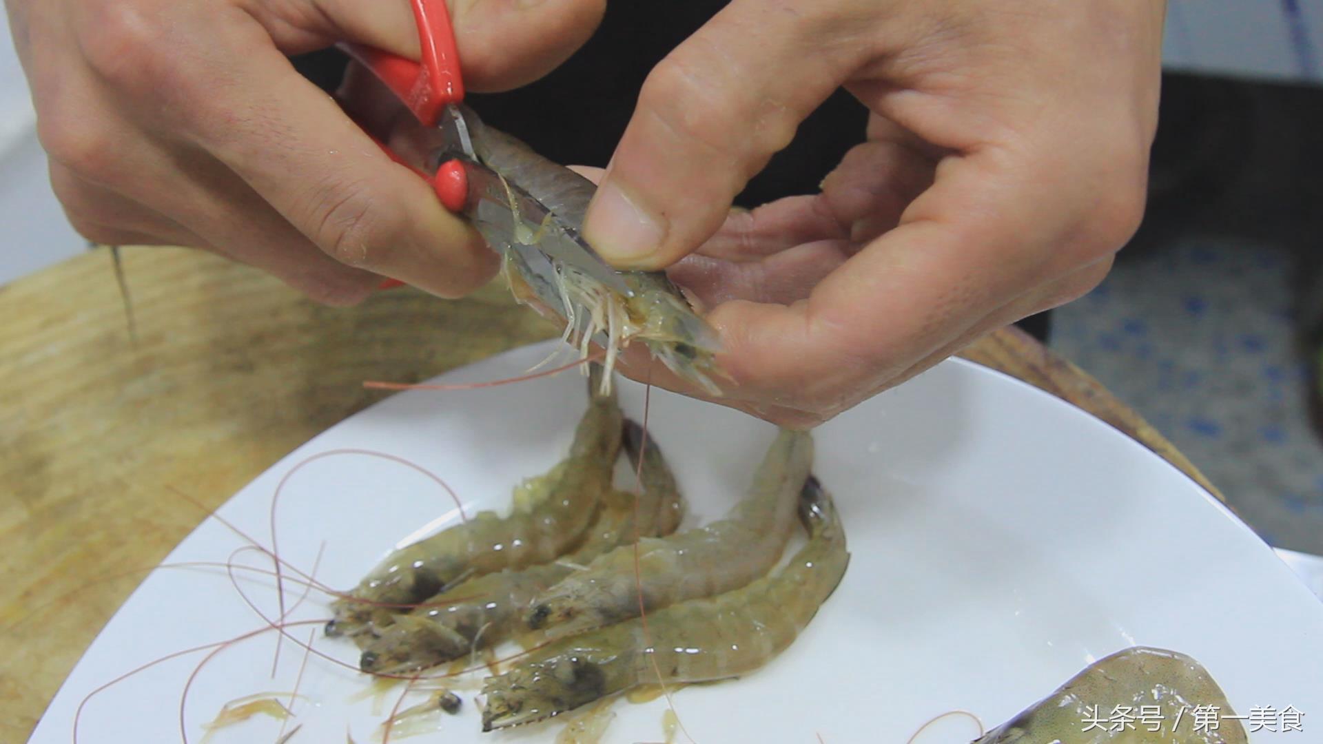 教你干锅虾的制作方法，喜欢的不要错过哦！