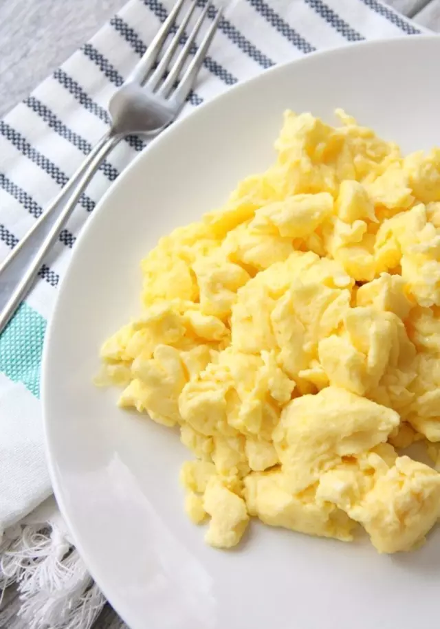 煎蛋如何做得更好吃？试试这个方法